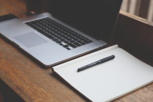 職場の人間関係が悪化したら転職を考えるべき？