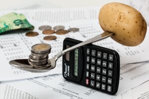 転職で生活費を比較する際のポイントは？